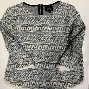 W5 woman top 3/4 sleeve size small blue and white